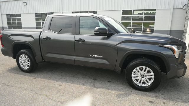 Used 2026 Toyota Tundra SR5 w/ SR5 Convenience Package AWD/4WD image 3
