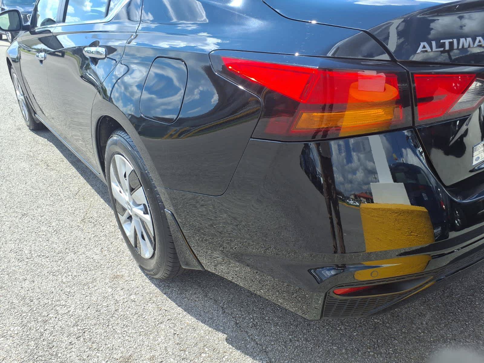 Used 2023 Nissan Altima 2.5 S FWD image 18
