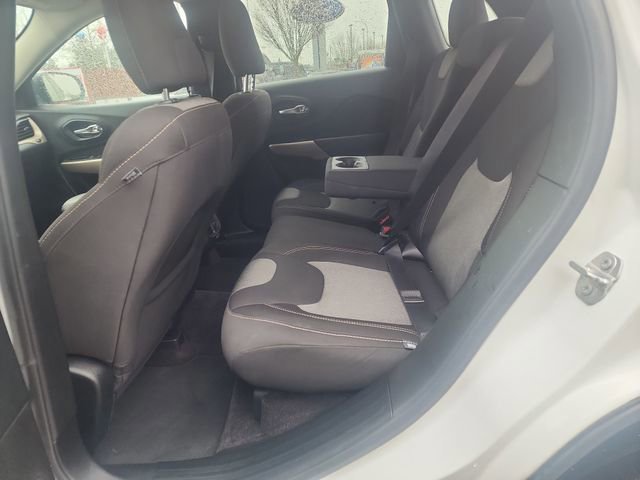 Used 2017 Jeep Cherokee Sport image 26