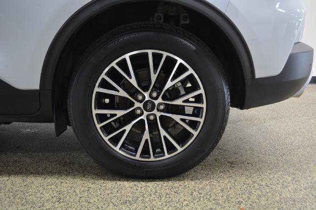 Certified 2026 Ford Escape SE FWD image 11