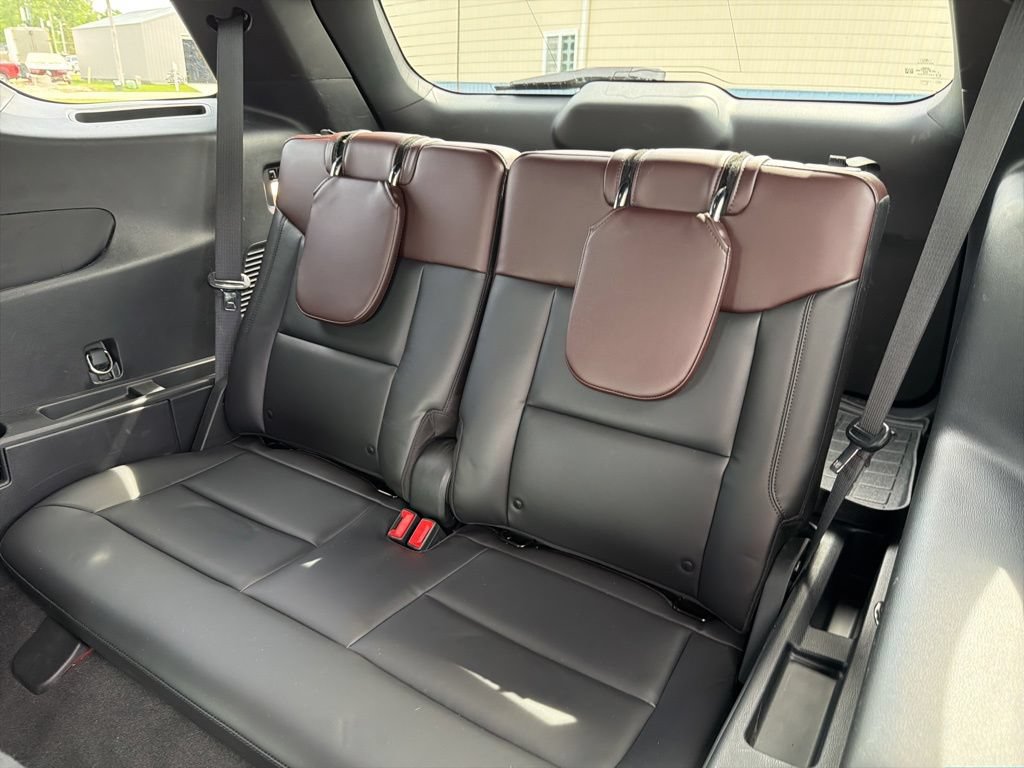 Certified 2023 Ford Explorer Platinum w/ Premium Technology Package AWD/4WD image 14