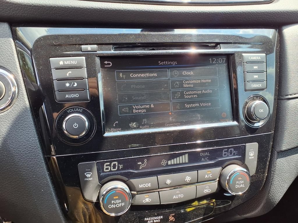 Used 2019 Nissan Rogue SV FWD image 12