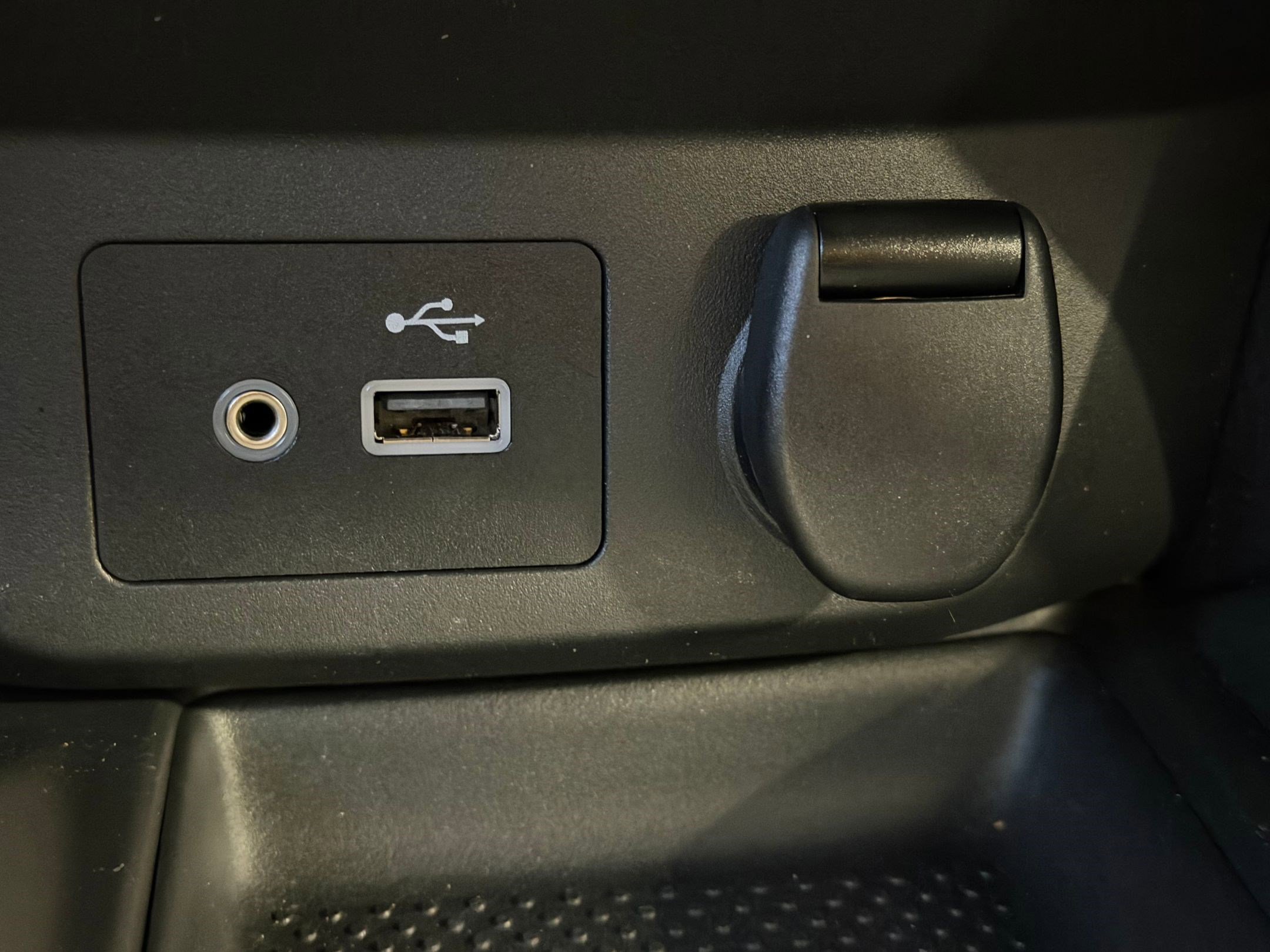 Used 2018 Nissan Rogue SL w/ Premium Package image 28