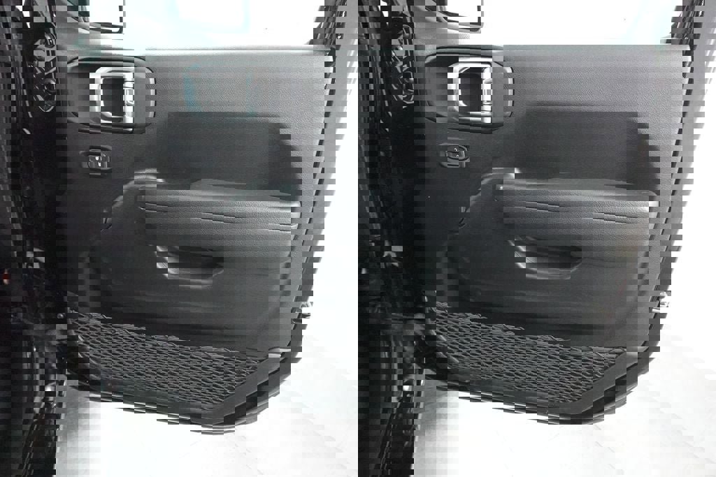 Used 2022 Jeep Gladiator Sport image 31