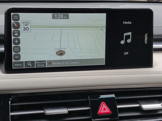 Used 2025 Genesis G70 2.5T image 22