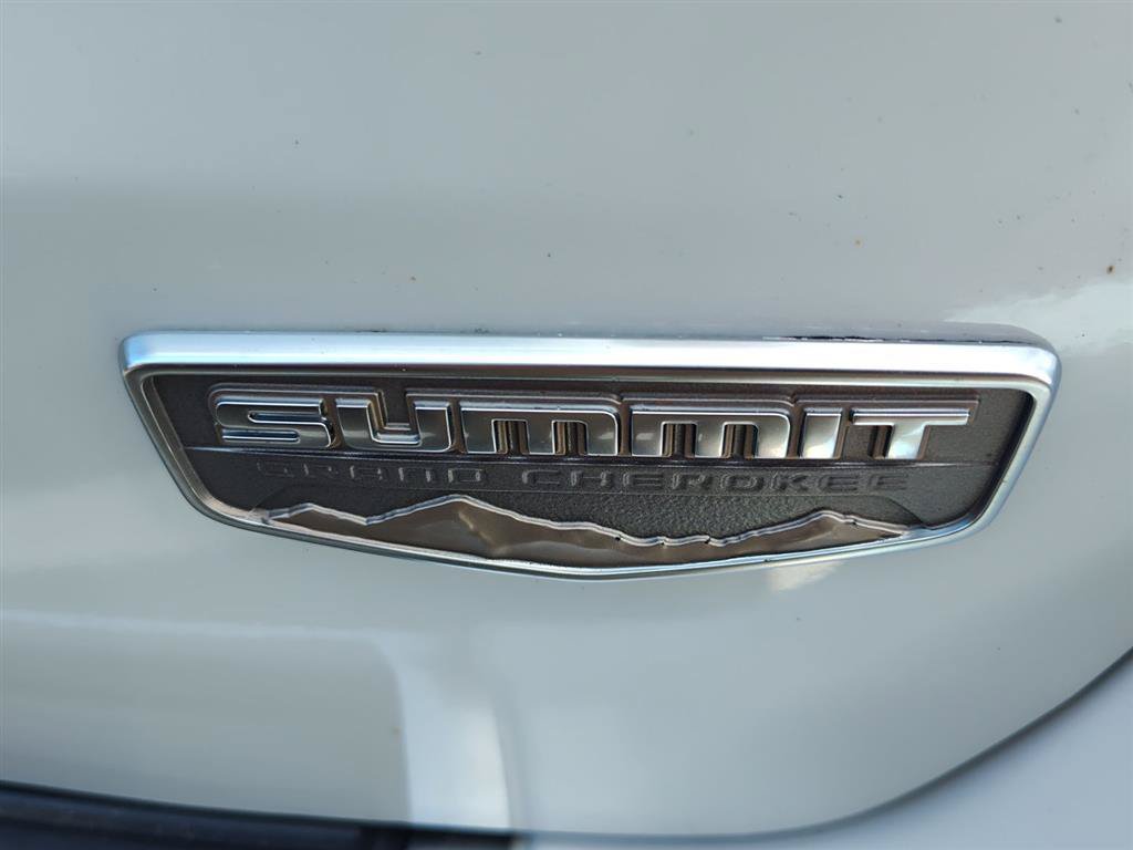 Used 2019 Jeep Grand Cherokee Summit AWD/4WD image 5