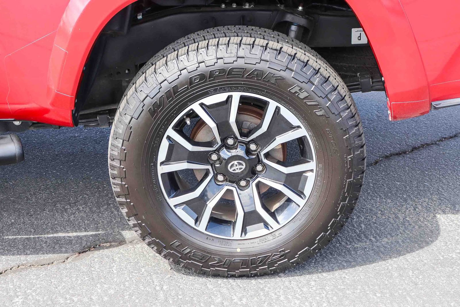 Used 2020 Toyota Tacoma TRD Sport w/ Technology Package RWD image 8