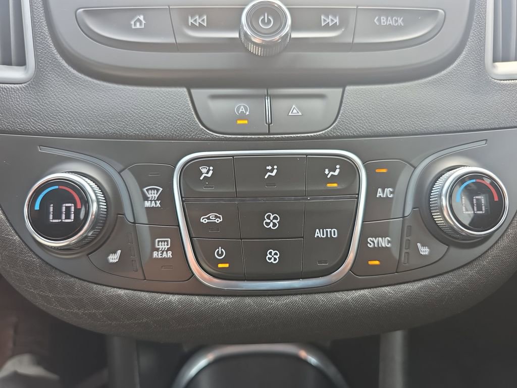 Used 2023 Chevrolet Malibu LT FWD image 30