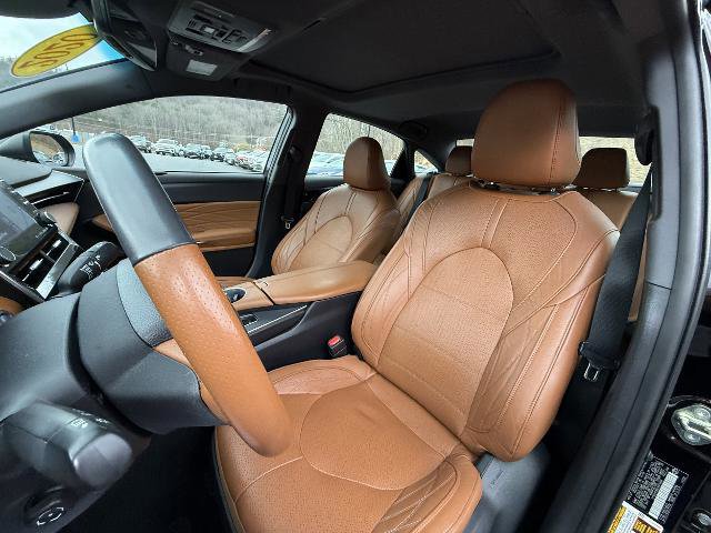 Used 2020 Toyota Avalon Limited image 11