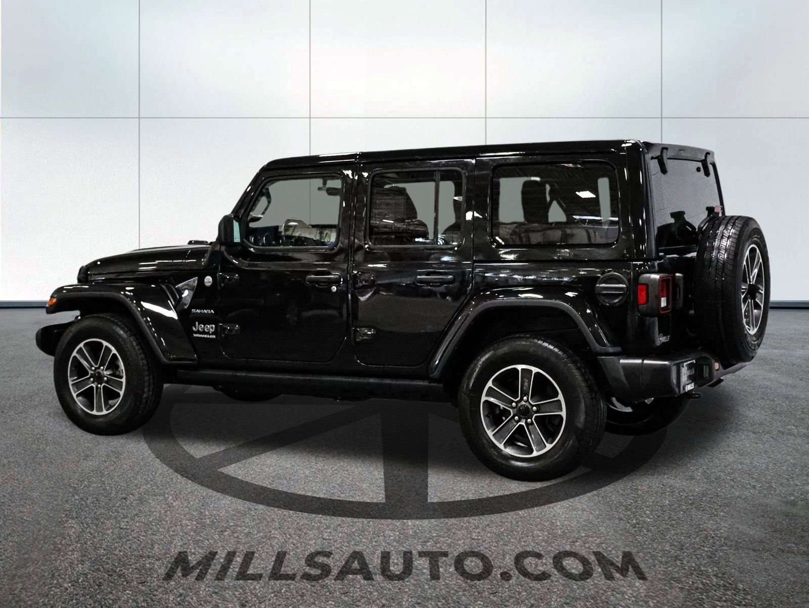 Used 2023 Jeep Wrangler Sahara image 7