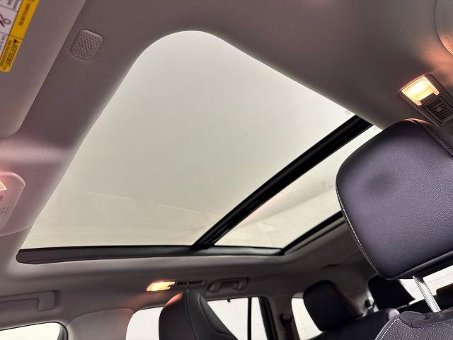 Used 2020 Toyota Highlander Platinum FWD image 11