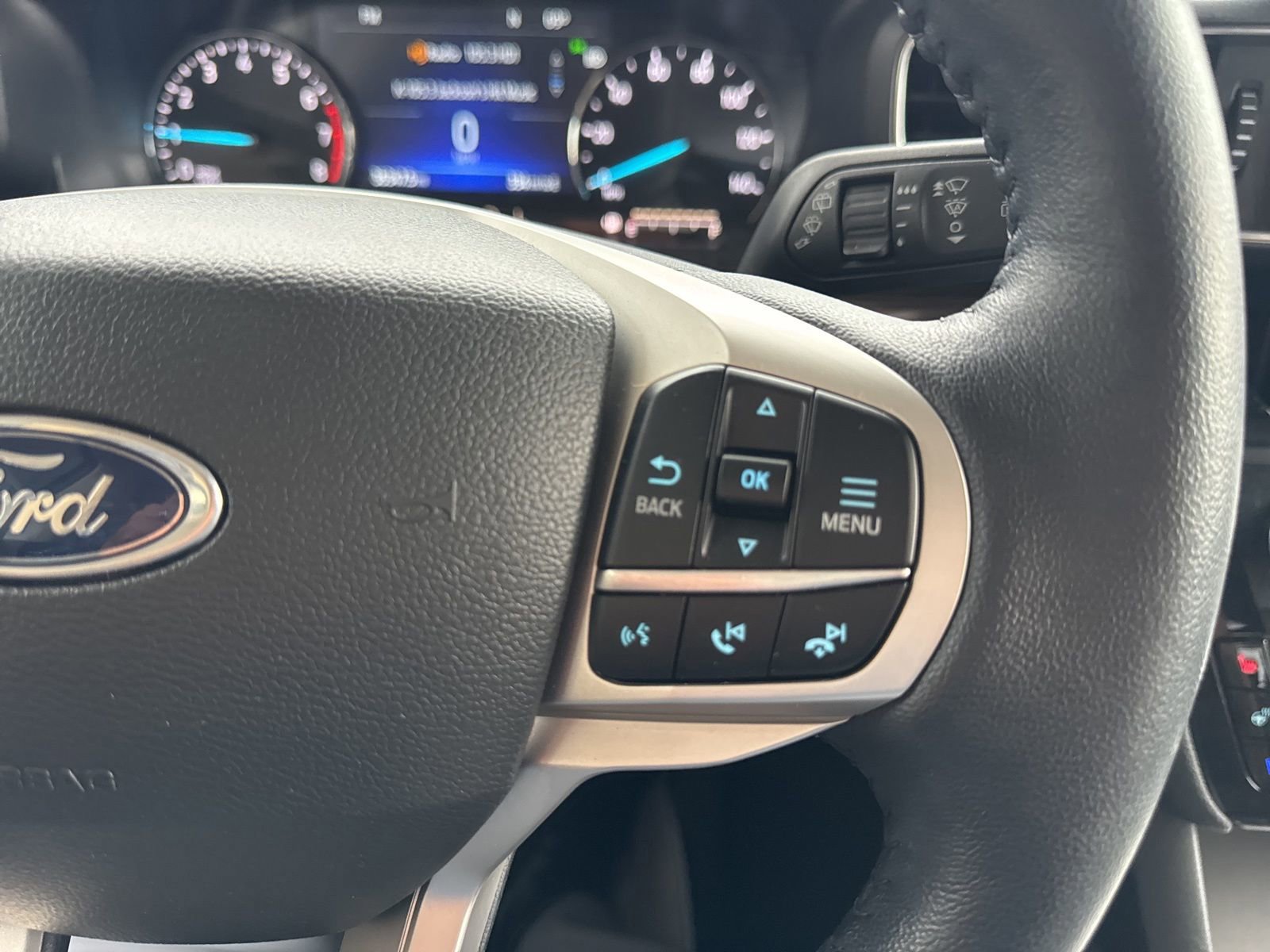 Certified 2023 Ford Explorer Limited w/ Limited Technology Package AWD/4WD image 32