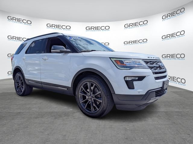 Certified 2019 Ford Explorer XLT w/ Equipment Group 202A AWD/4WD image 3