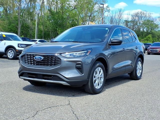 Certified 2023 Ford Escape Active w/ Tech Pack #1 AWD/4WD image 3
