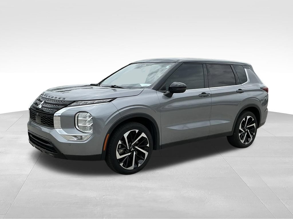 Used 2023 Mitsubishi Outlander SEL FWD image 2