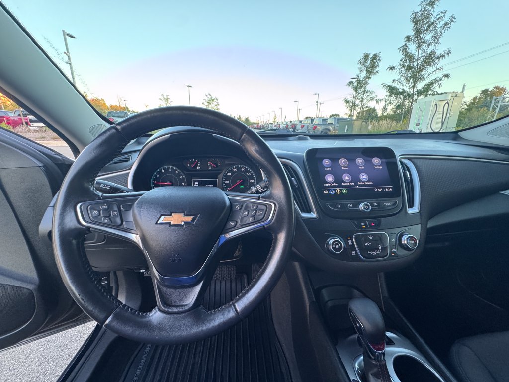 Used 2021 Chevrolet Malibu RS FWD image 19