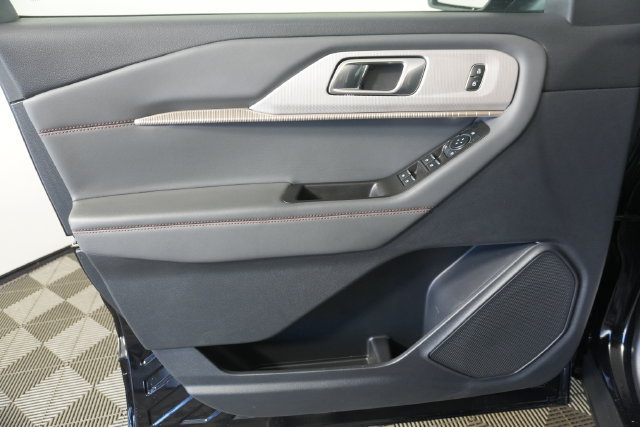 Certified 2025 Ford Explorer Active AWD/4WD image 30