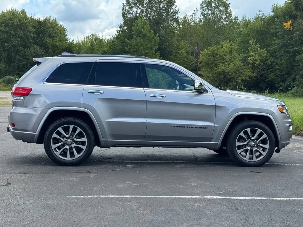 Used 2017 Jeep Grand Cherokee Overland w/ Jeep Active Safety Group AWD/4WD image 7