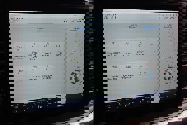 Certified 2022 Ford F150 Lariat w/ Equipment Group 502A High image 28