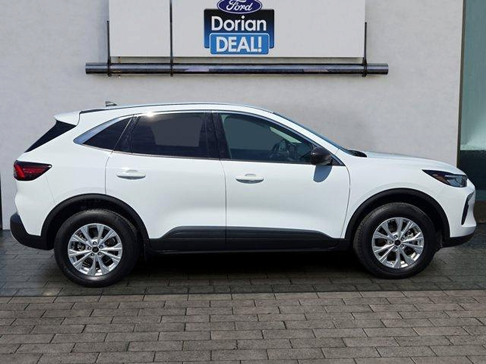Certified 2024 Ford Escape Active w/ Tech Pack #1 AWD/4WD image 2