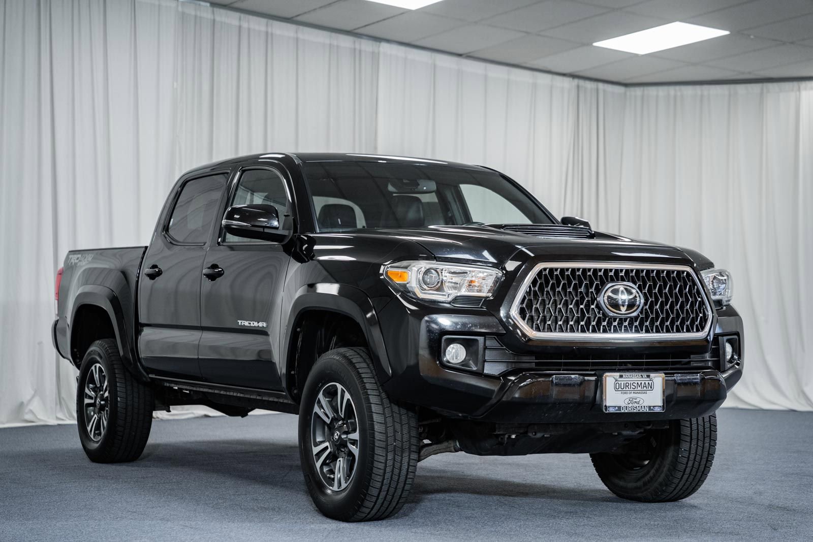 Used 2019 Toyota Tacoma TRD Sport image 1