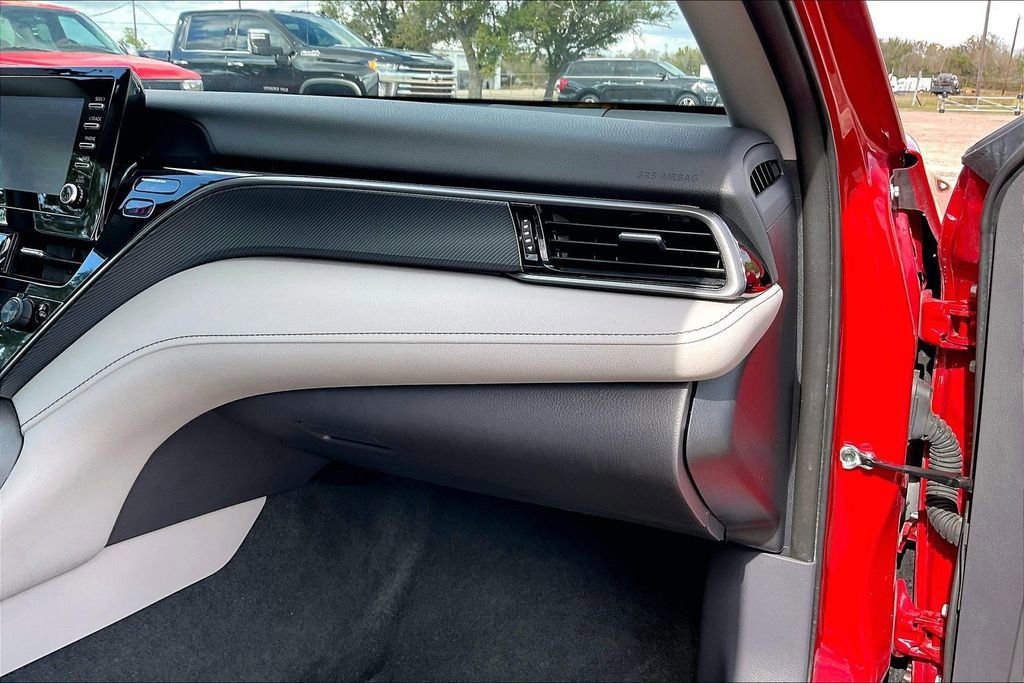 Used 2022 Toyota Camry SE image 23