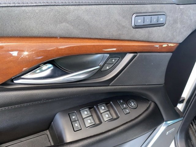 Used 2019 Cadillac Escalade Luxury image 19