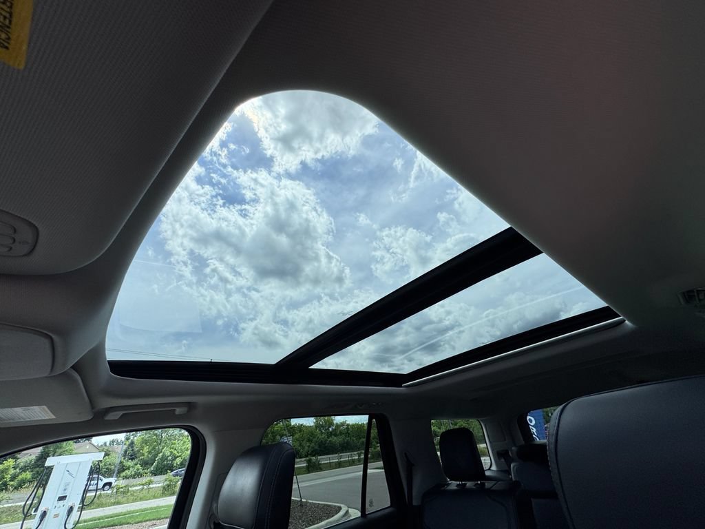 Certified 2025 Ford Expedition Platinum AWD/4WD image 12