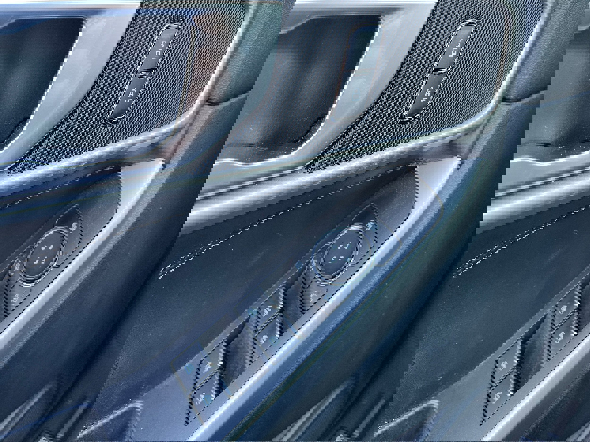 Certified 2023 Ford Explorer XLT w/ Class IV Trailer Tow Package image 24