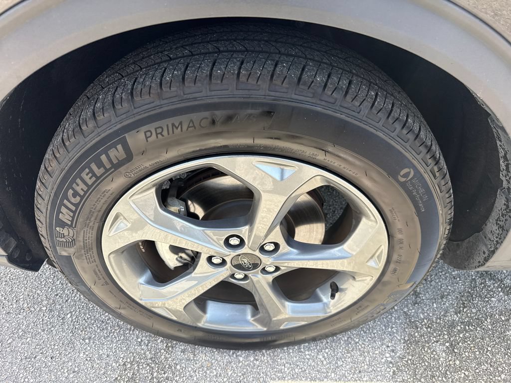 Certified 2025 Ford Escape ST-Line FWD image 13