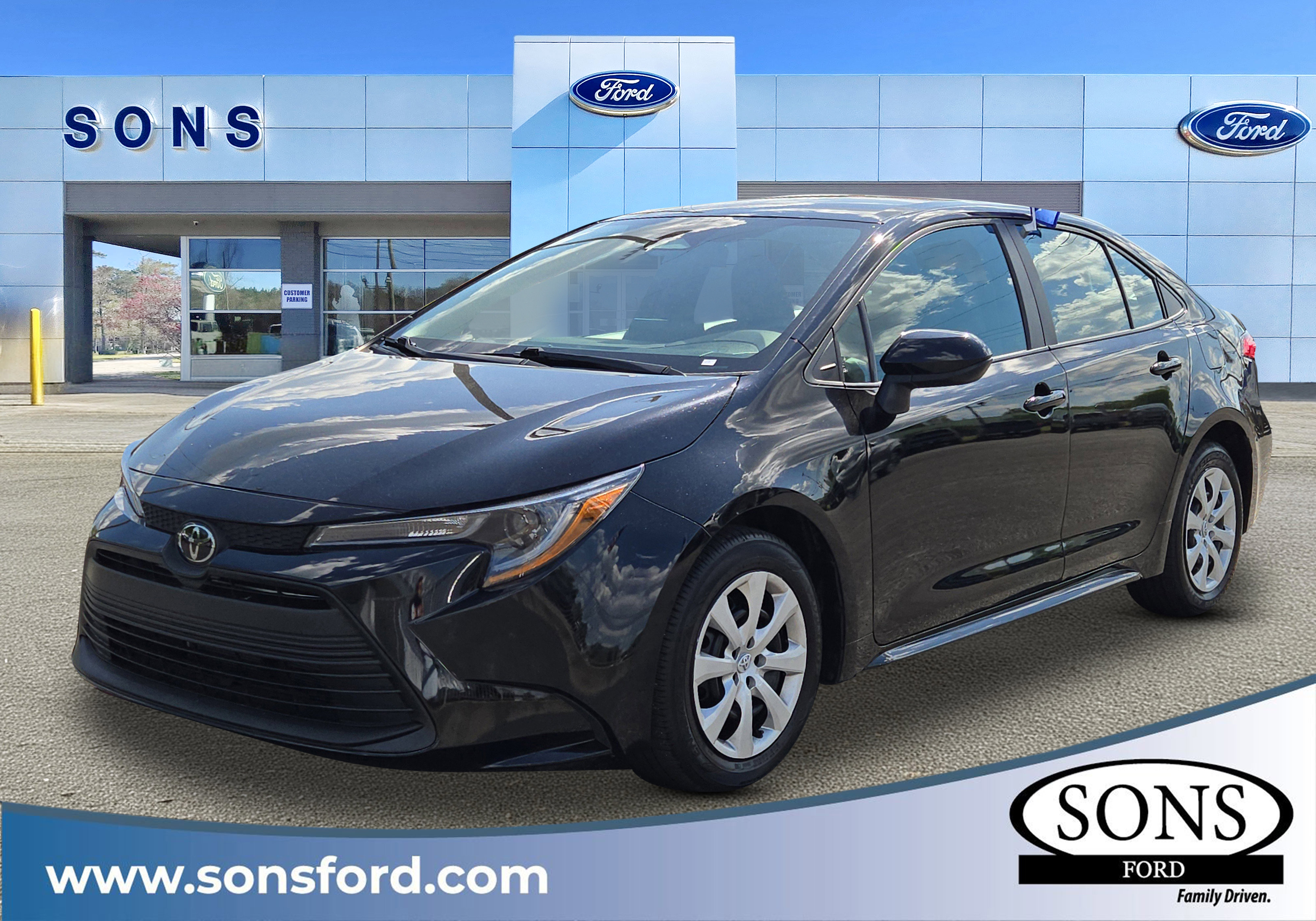 Used 2023 Toyota Corolla LE FWD image 1