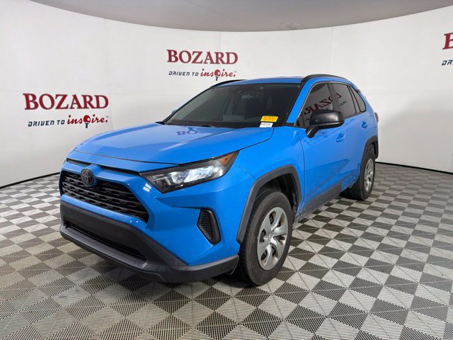 Used 2019 Toyota RAV4 LE FWD image 5