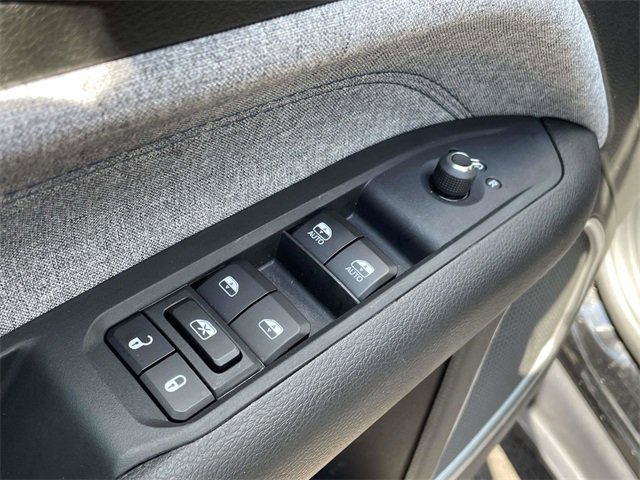 Used 2024 Jeep Compass Sport image 15