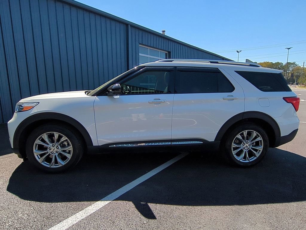 Certified 2021 Ford Explorer Limited w/ Equipment Group 301A image 3