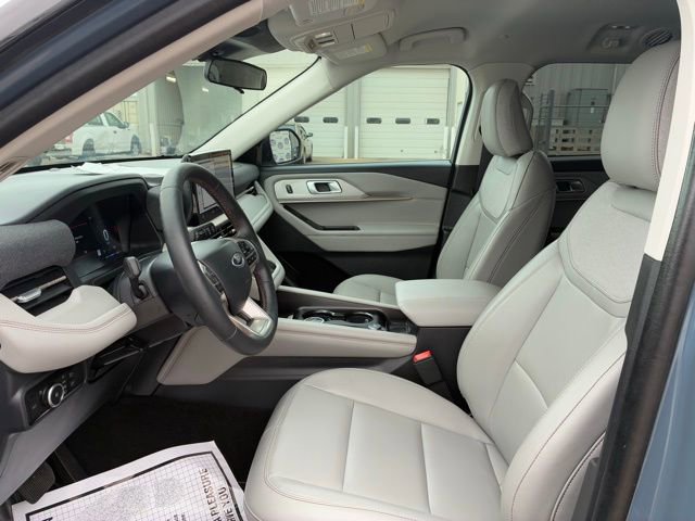 Certified 2025 Ford Explorer Active w/ Active Comfort Package image 7