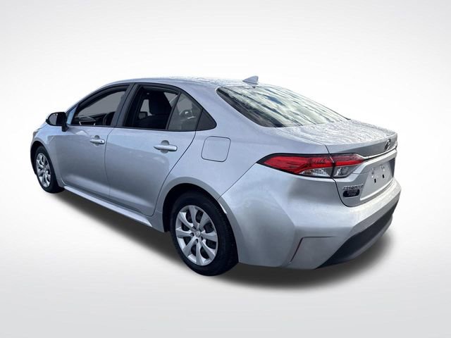 Used 2023 Toyota Corolla LE image 3