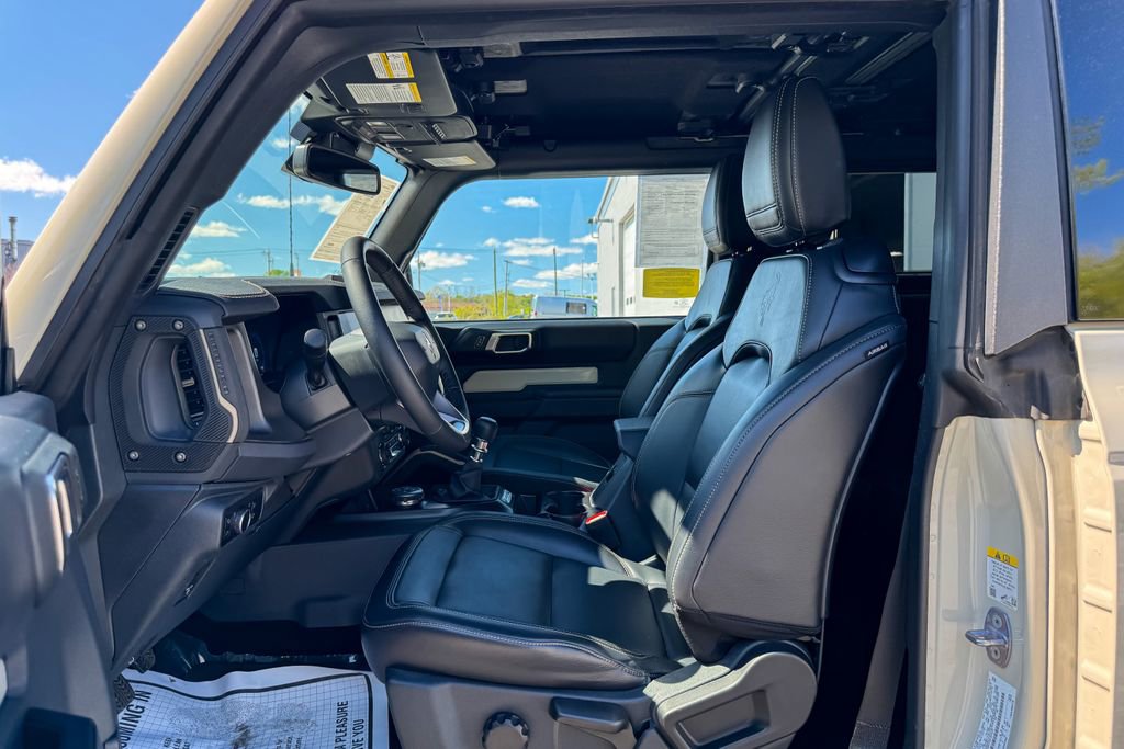 Certified 2025 Ford Bronco Badlands w/ Sasquatch Package AWD/4WD image 24