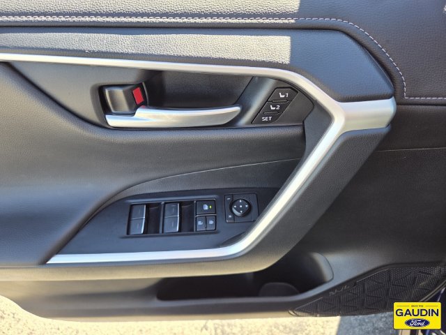 Used 2025 Toyota RAV4 Limited w/ Advanced Technology Package AWD/4WD image 18
