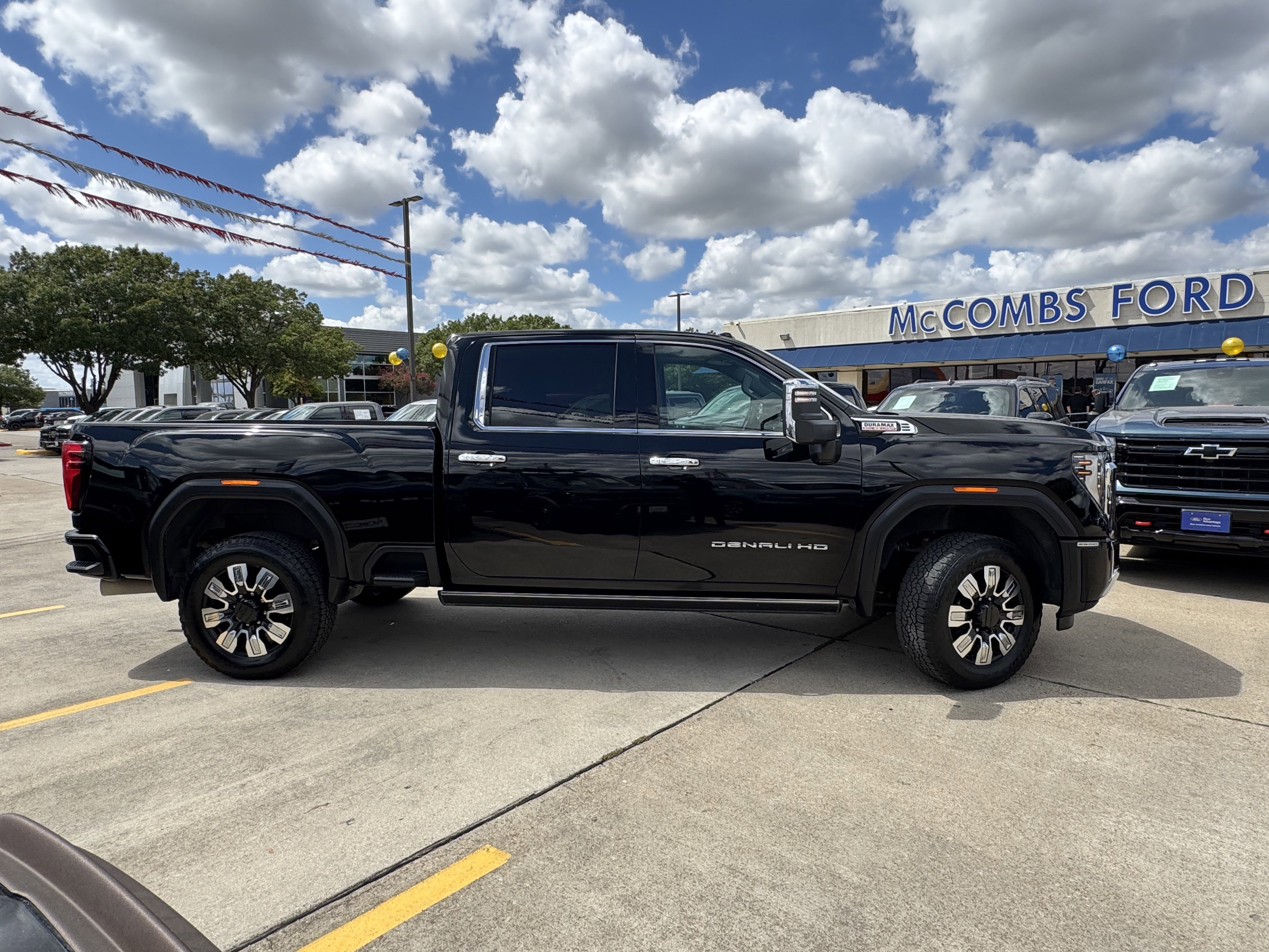 Used 2024 GMC Sierra 2500 Denali w/ Denali Reserve Package image 4