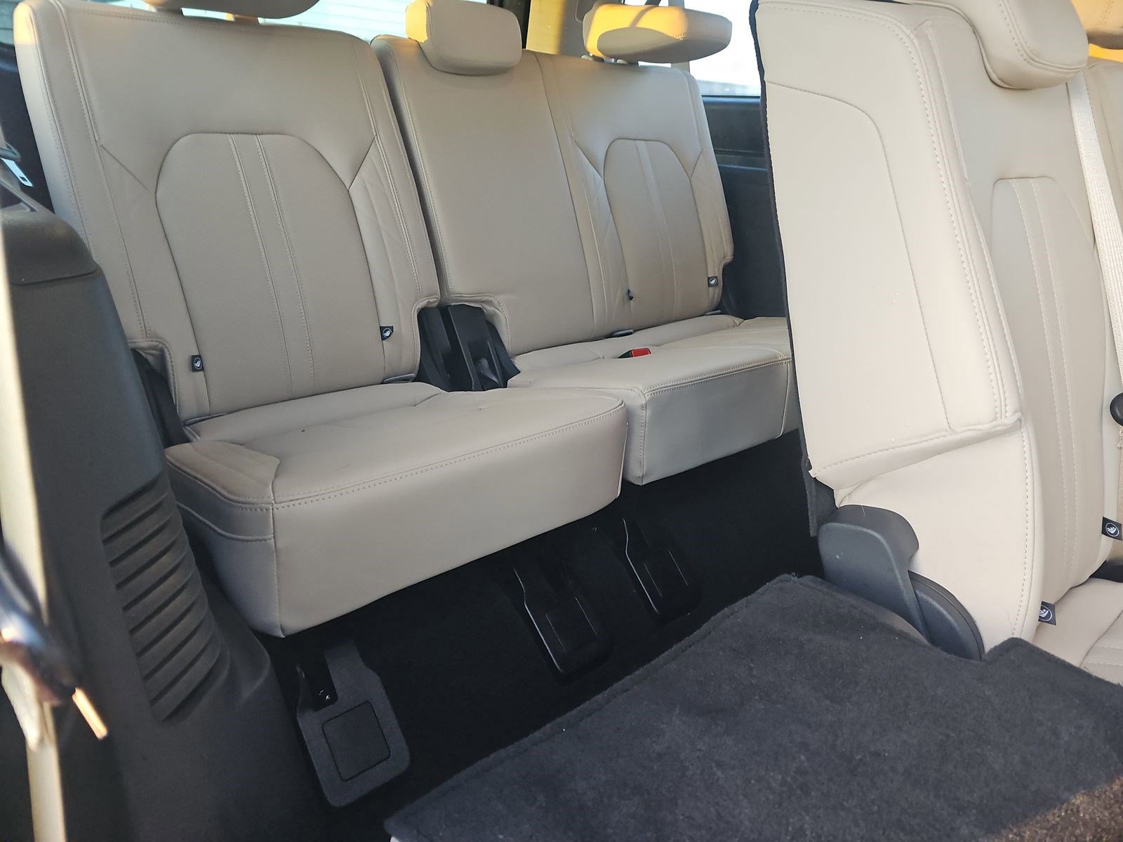 Certified 2024 Ford Expedition Max Platinum image 19