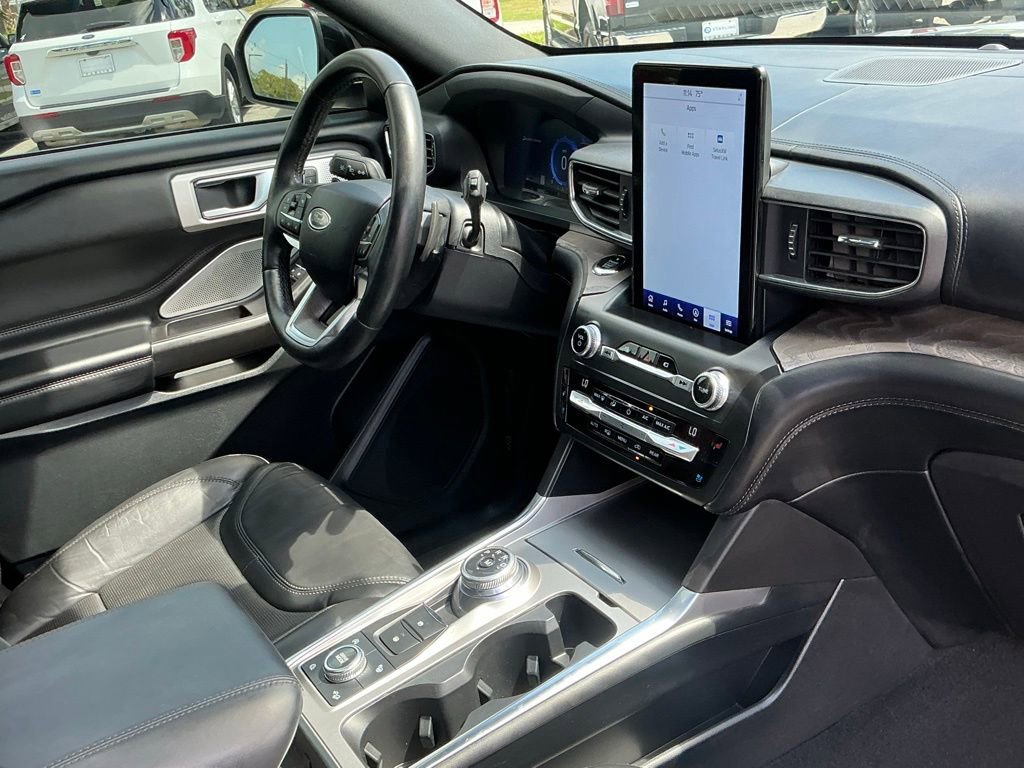 Certified 2020 Ford Explorer Platinum w/ Premium Technology Package AWD/4WD image 17