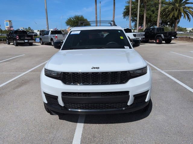 Used 2023 Jeep Grand Cherokee L Laredo AWD/4WD image 9