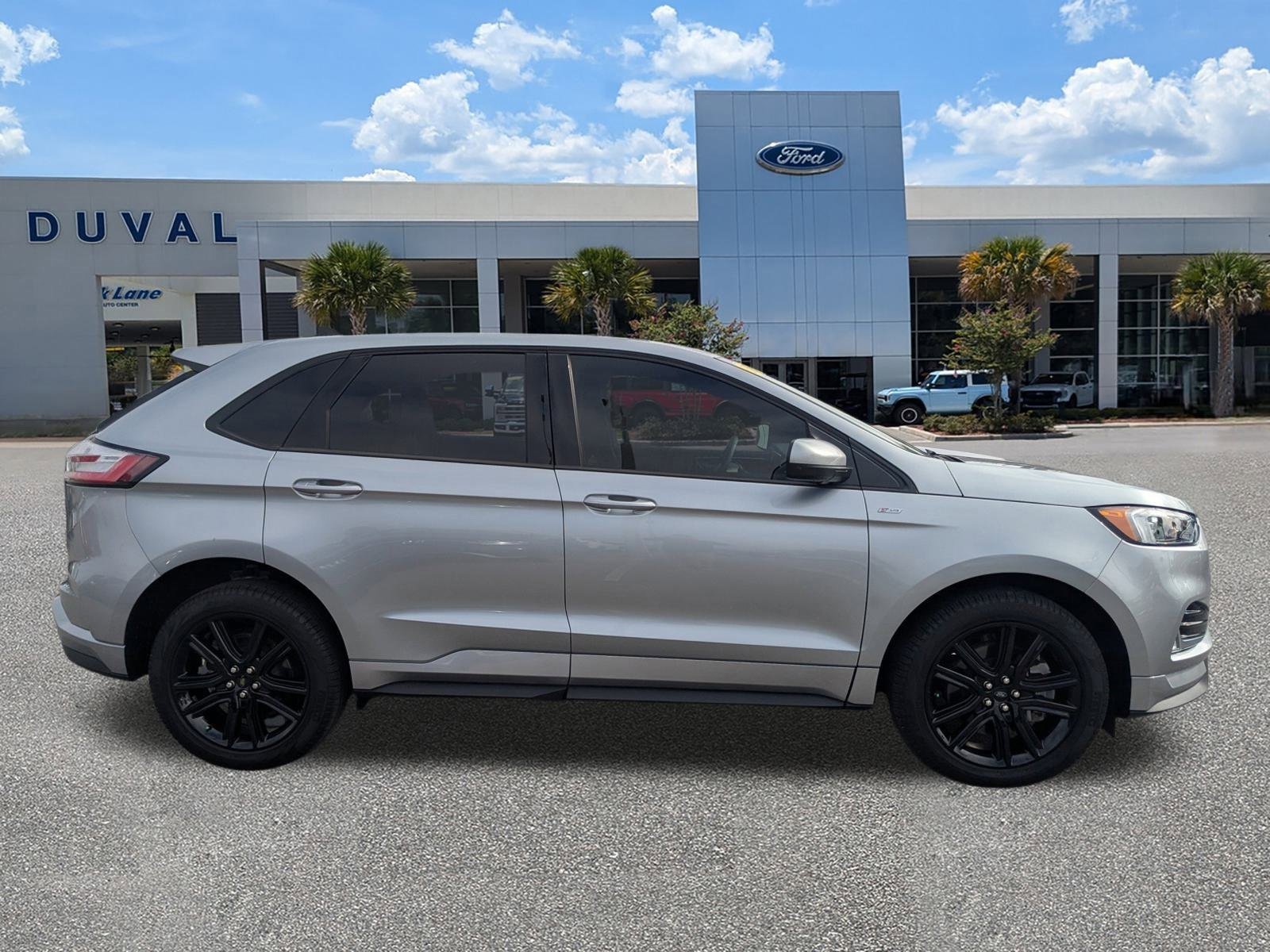 Certified 2024 Ford Edge ST-Line image 3