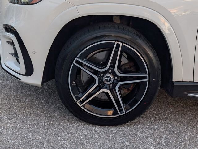 Used 2024 Mercedes-Benz GLS 450 4MATIC image 4