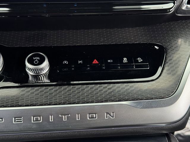 Certified 2026 Ford Expedition Platinum AWD/4WD image 19