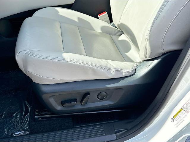 Used 2023 Nissan Rogue SL w/ SL Premium Package image 17