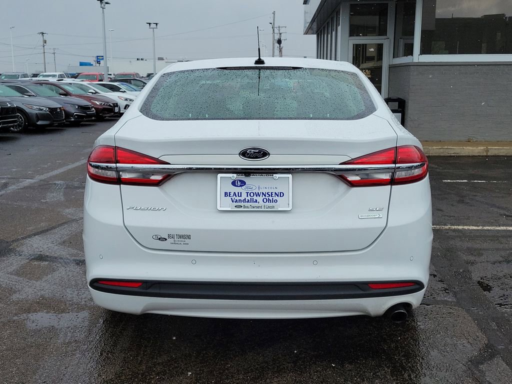 Certified 2018 Ford Fusion SE w/ Fusion SE Technology Package image 5