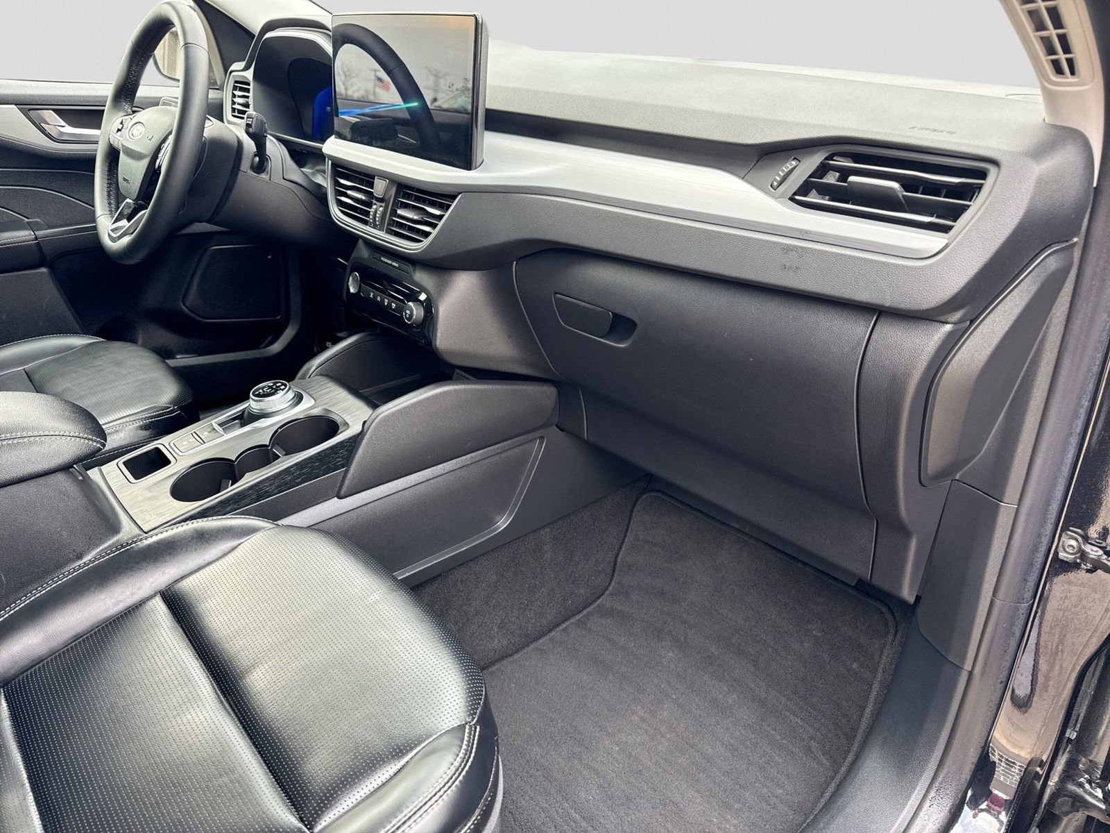 Certified 2025 Ford Escape Platinum image 8