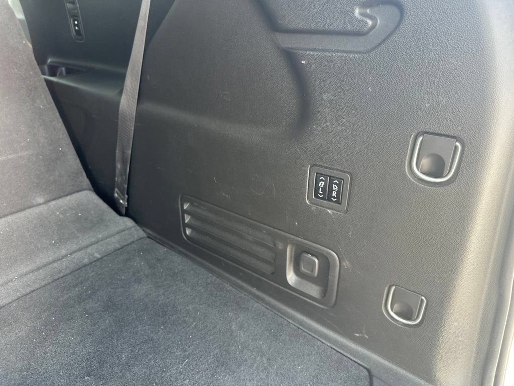 Used 2018 Chevrolet Traverse High Country AWD/4WD image 27
