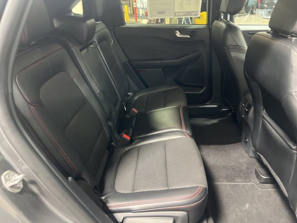 Certified 2025 Ford Escape ST-Line image 10